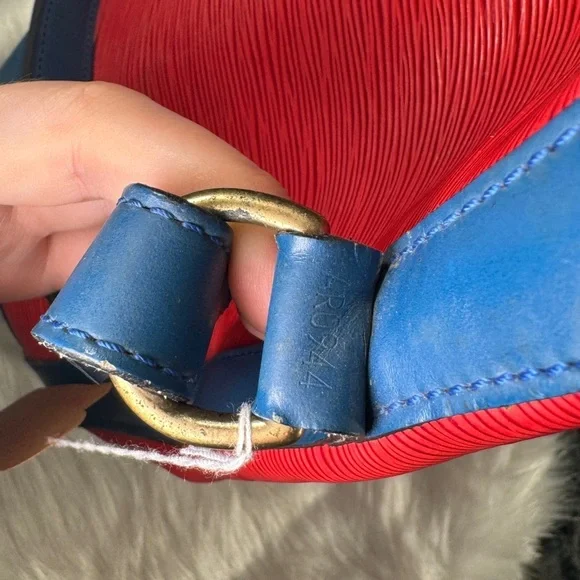 Louis Vuitton LV Shoulder Bag Noe Red Epi - Picture 4 of 15